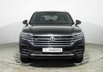 Подержанный автомобиль Volkswagen Touareg 2019 года (2 фото)