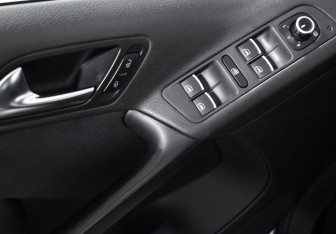 Подержанный автомобиль Volkswagen Tiguan 2011 года (10 фото)