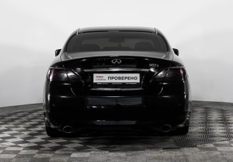 Подержанный автомобиль Infiniti M Sedan 2012 года (7 фото)