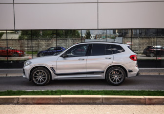 Подержанный автомобиль BMW X3 2018 года (10 фото)