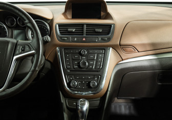 Подержанный автомобиль Opel Mokka 2015 года (14 фото)