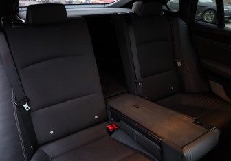 Подержанный автомобиль BMW X4 2015 года (26 фото)