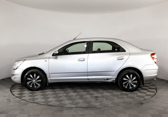 Подержанный автомобиль Chevrolet Cobalt Sedan 2013 года (8 фото)