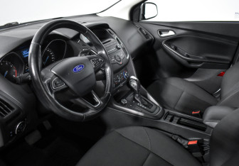 Подержанный автомобиль Ford Focus Sedan 2019 года (9 фото)