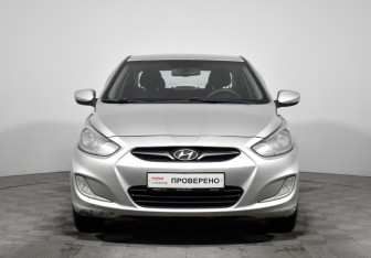 Подержанный автомобиль Hyundai Solaris Sedan 2012 года (2 фото)