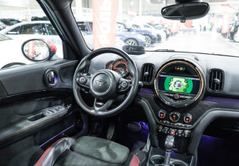 Подержанный автомобиль MINI Countryman 2019 года (21 фото)