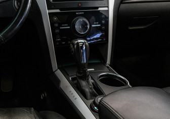 Подержанный автомобиль Ford Explorer 2013 года (13 фото)