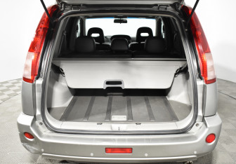 Подержанный автомобиль Nissan X-Trail 2006 года (20 фото)