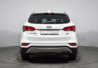 Подержанный автомобиль Hyundai Santa Fe 2015 года (6 фото)
