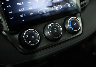 Подержанный автомобиль Toyota RAV4 2014 года (16 фото)