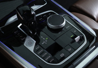 Подержанный автомобиль BMW X7 2020 года (15 фото)