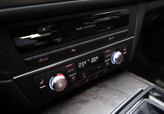 Подержанный автомобиль Audi A6 Sedan 2016 года (15 фото)