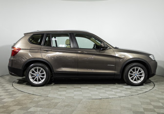 Подержанный автомобиль BMW X3 2014 года (4 фото)