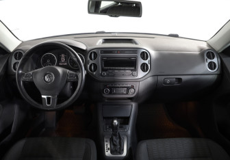 Подержанный автомобиль Volkswagen Tiguan 2011 года (9 фото)