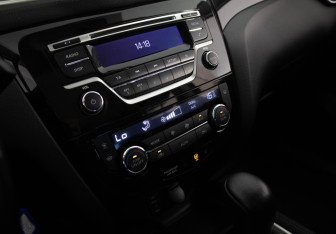 Подержанный автомобиль Nissan Qashqai 2017 года (13 фото)