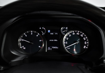 Подержанный автомобиль Toyota Land Cruiser Prado 2019 года (26 фото)