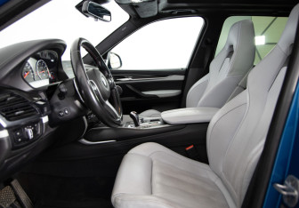 Подержанный автомобиль BMW X5 M 2017 года (28 фото)