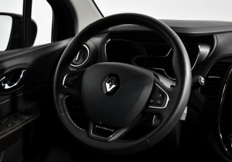 Подержанный автомобиль Renault Kaptur 2018 года (23 фото)