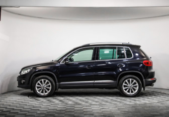 Подержанный автомобиль Volkswagen Tiguan 2012 года (8 фото)