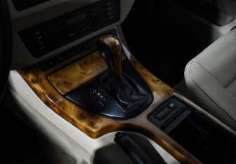 Подержанный автомобиль BMW X5 2003 года (11 фото)