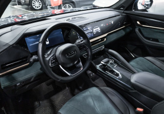 Подержанный автомобиль Geely Monjaro 2024 года (11 фото)