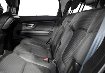 Подержанный автомобиль Renault Scenic 2017 года (12 фото)