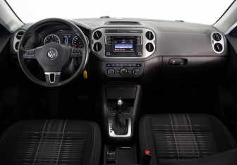 Подержанный автомобиль Volkswagen Tiguan 2015 года (9 фото)