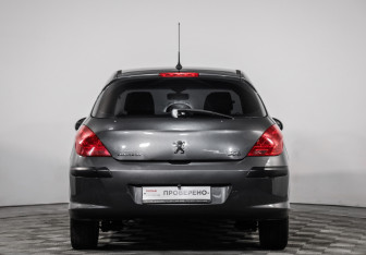 Подержанный автомобиль Peugeot 308 Hatchback 2010 года (6 фото)