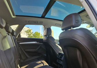 Подержанный автомобиль Audi Q5 2021 года (12 фото)
