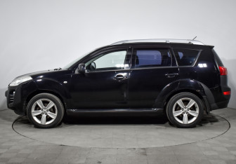 Подержанный автомобиль Peugeot 4007 2008 года (8 фото)
