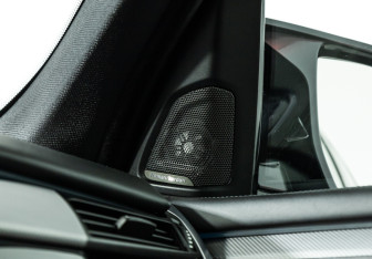 Подержанный автомобиль BMW X5 2017 года (22 фото)