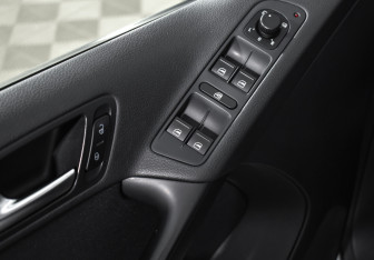 Подержанный автомобиль Volkswagen Tiguan 2015 года (10 фото)