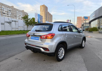 Подержанный автомобиль Mitsubishi ASX 2017 года (4 фото)