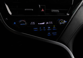 Подержанный автомобиль Toyota Camry Sedan 2021 года (15 фото)