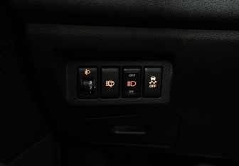 Подержанный автомобиль Nissan X-Trail 2013 года (18 фото)