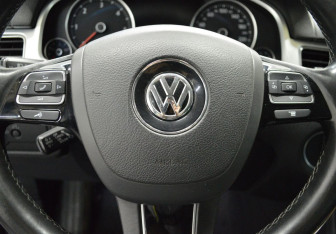 Подержанный автомобиль Volkswagen Touareg 2016 года (15 фото)