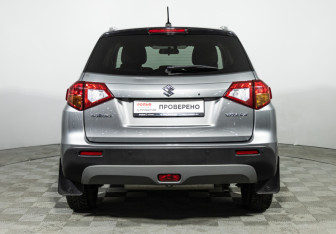 Подержанный автомобиль Suzuki Vitara 2018 года (6 фото)