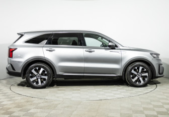 Подержанный автомобиль Kia Sorento 2023 года (4 фото)