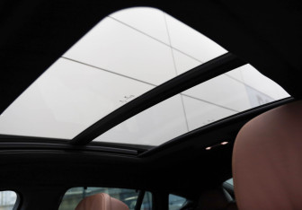 Подержанный автомобиль BMW X6 2022 года (24 фото)