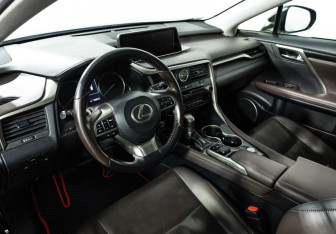 Подержанный автомобиль Lexus RX 2018 года (11 фото)