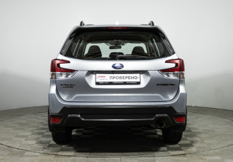 Подержанный автомобиль Subaru Forester Suv 2019 года (6 фото)