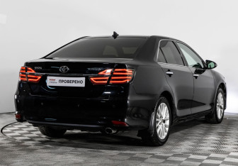 Подержанный автомобиль Toyota Camry Sedan 2015 года (6 фото)