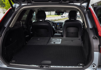 Подержанный автомобиль Volvo XC60 2020 года (33 фото)