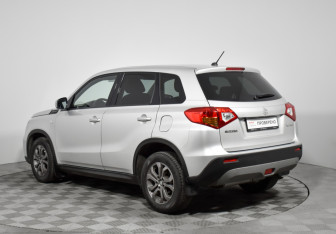 Подержанный автомобиль Suzuki Vitara 2015 года (7 фото)