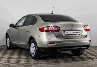 Подержанный автомобиль Renault Fluence 2014 года (7 фото)
