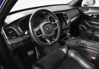 Подержанный автомобиль Volvo XC90 2018 года (9 фото)