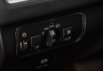 Подержанный автомобиль Volvo XC60 2013 года (21 фото)