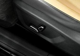 Подержанный автомобиль Changan UNI-V 2022 года (10 фото)