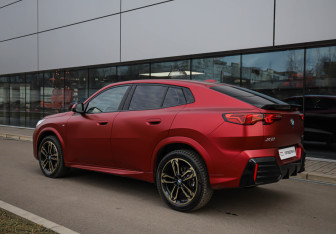 Подержанный автомобиль BMW X2 2024 года (7 фото)
