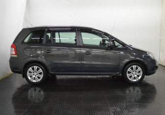 Подержанный автомобиль Opel Zafira Compactvan 2012 года (4 фото)